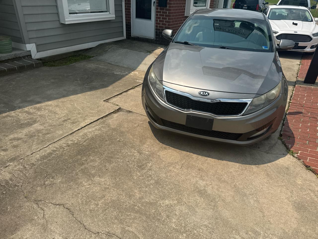 Kia Optima LX MT 2013