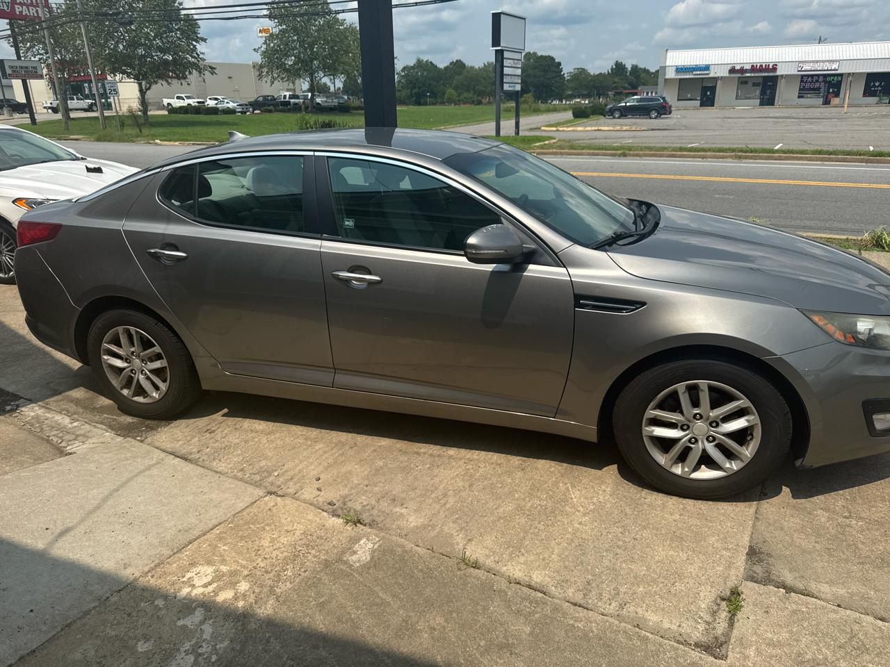 Kia Optima LX MT 2013