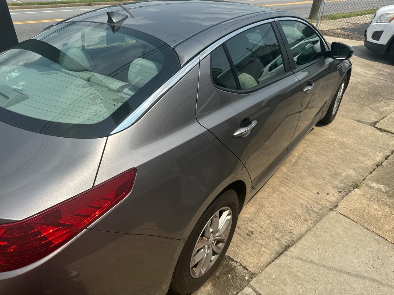 Kia Optima LX MT 2013