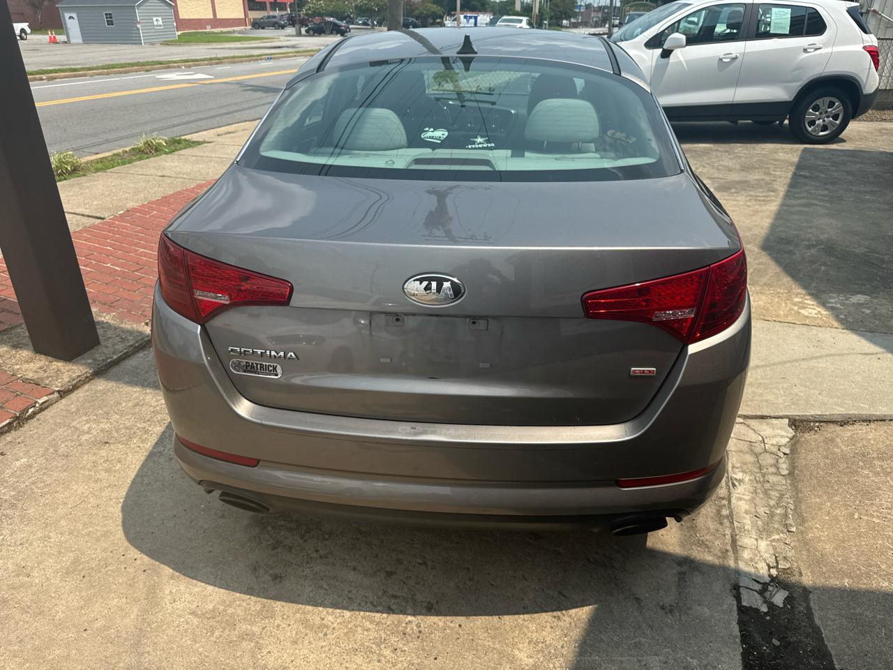 Kia Optima LX MT 2013