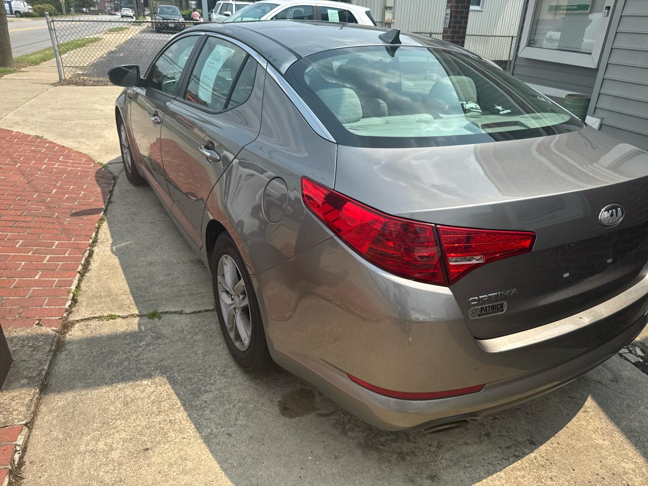 Kia Optima LX MT 2013