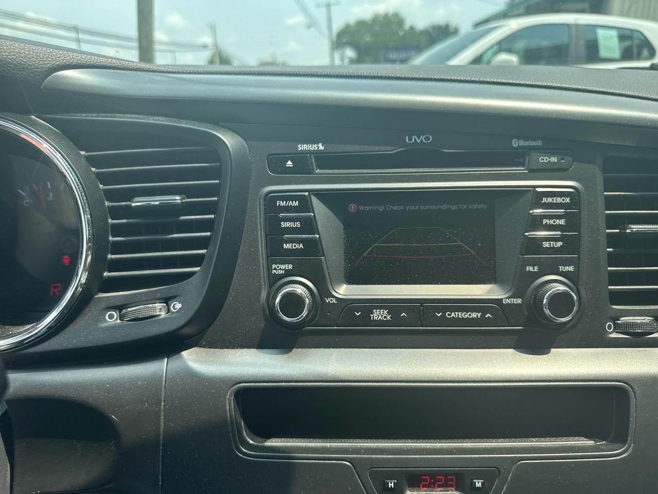 Kia Optima LX MT 2013