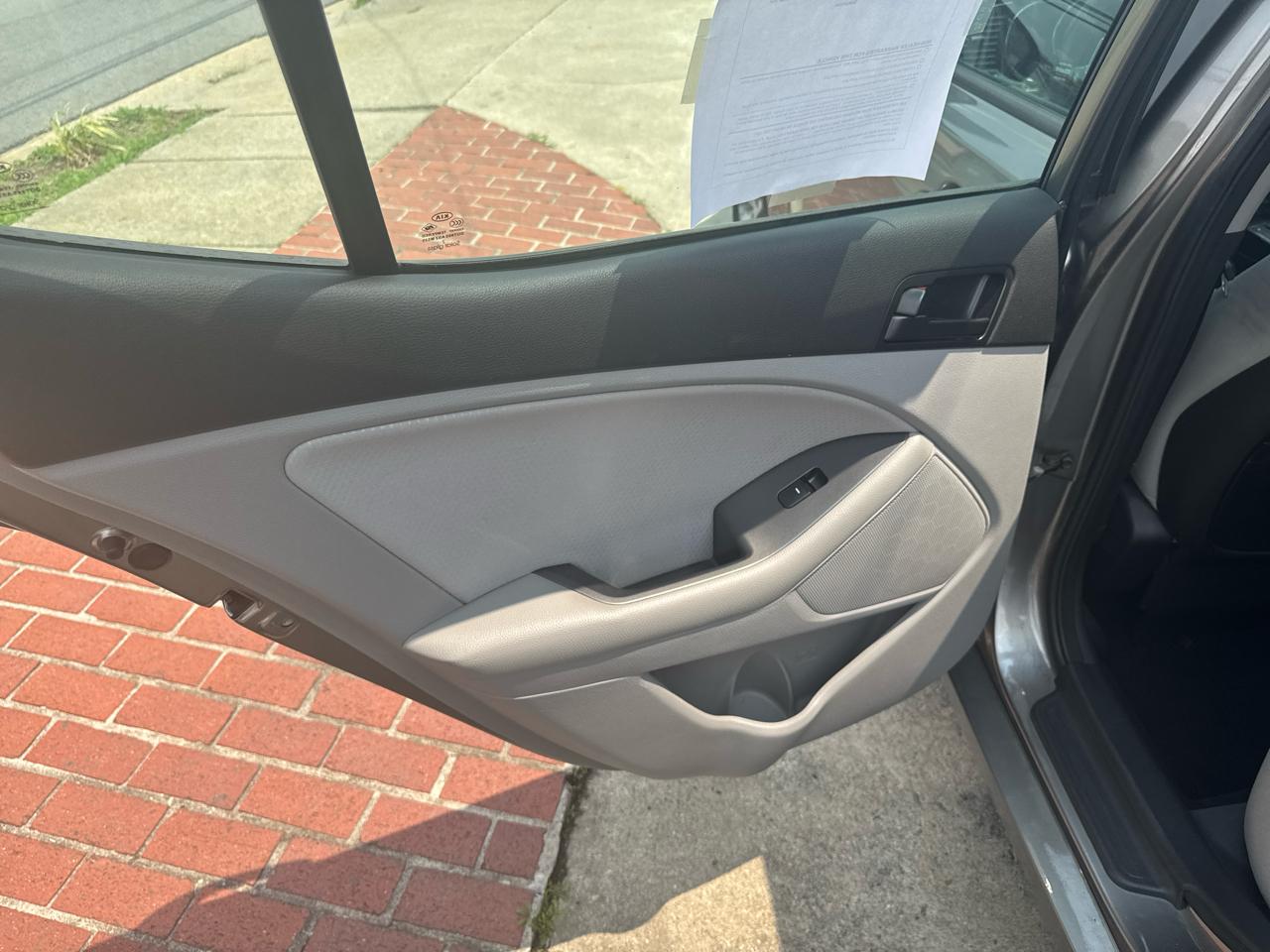 Kia Optima LX MT 2013