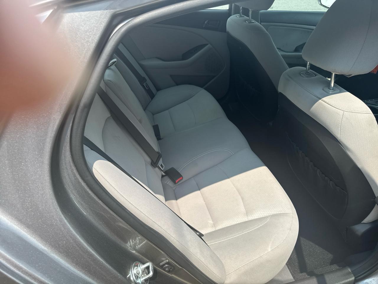Kia Optima LX MT 2013