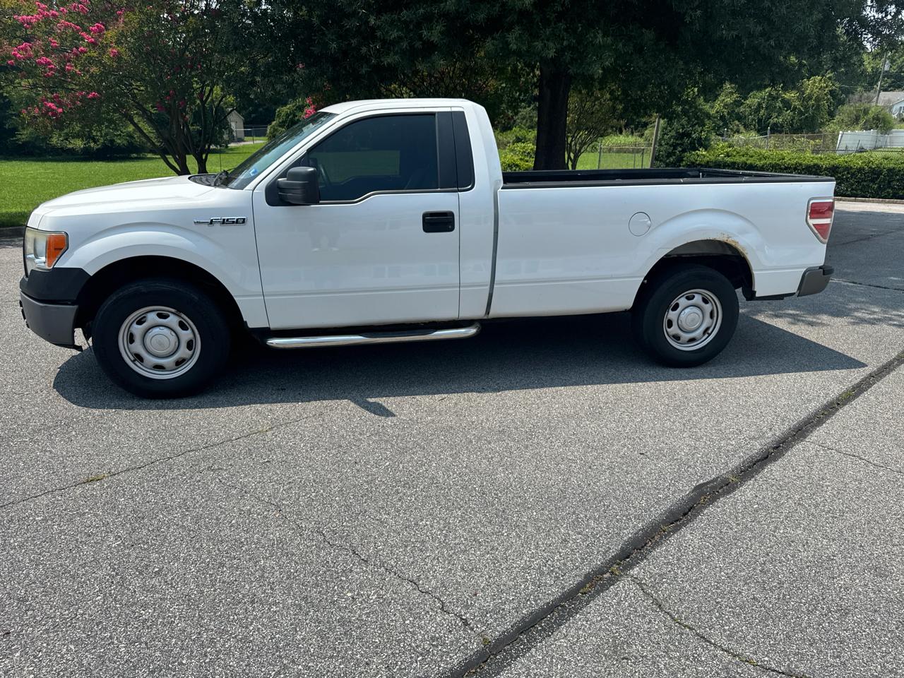 Ford F-150 2WD Reg Cab 126" XL 2012