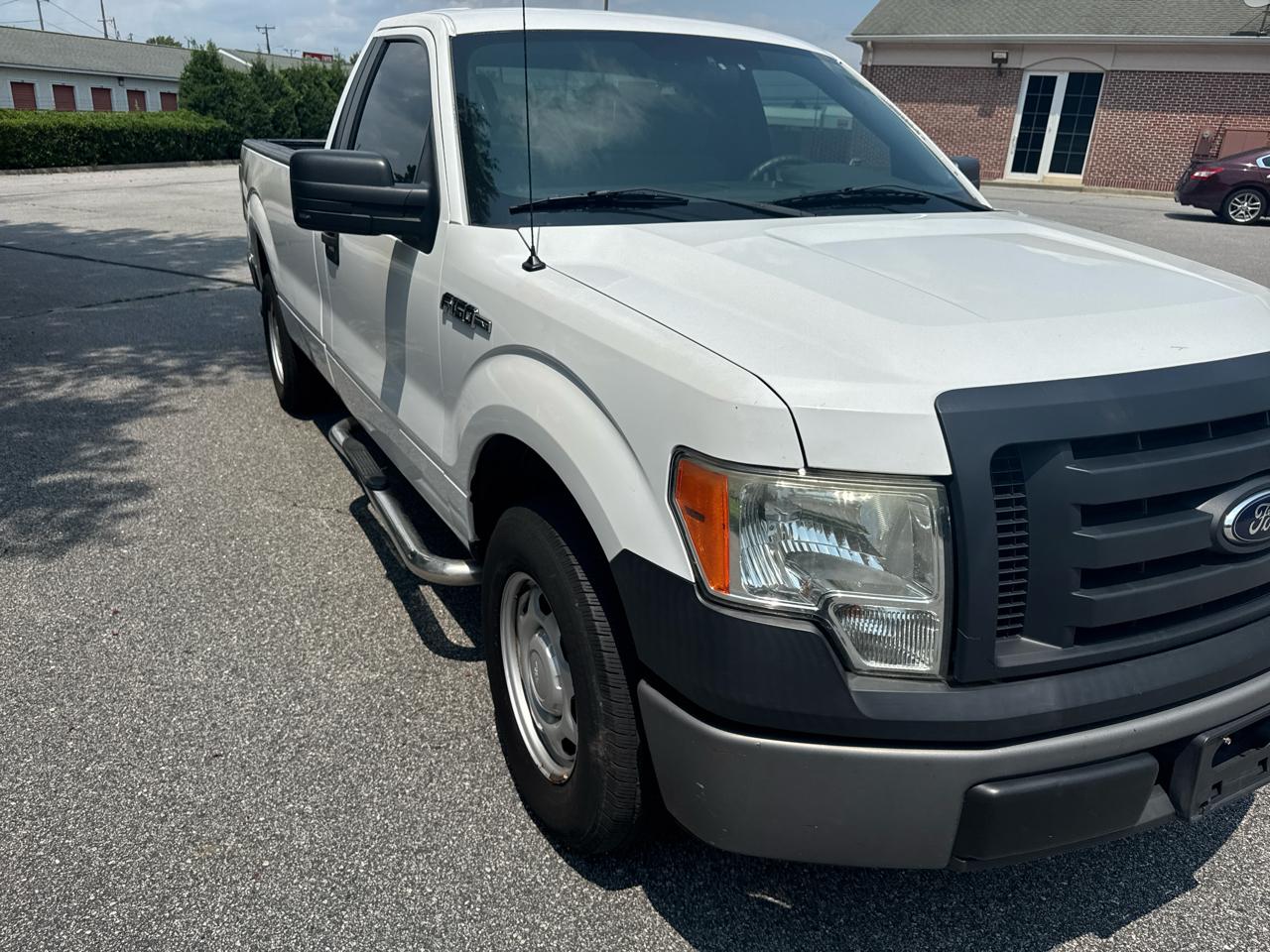 Ford F-150 2WD Reg Cab 126" XL 2012