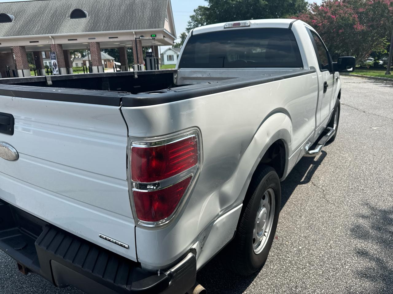 Ford F-150 2WD Reg Cab 126" XL 2012