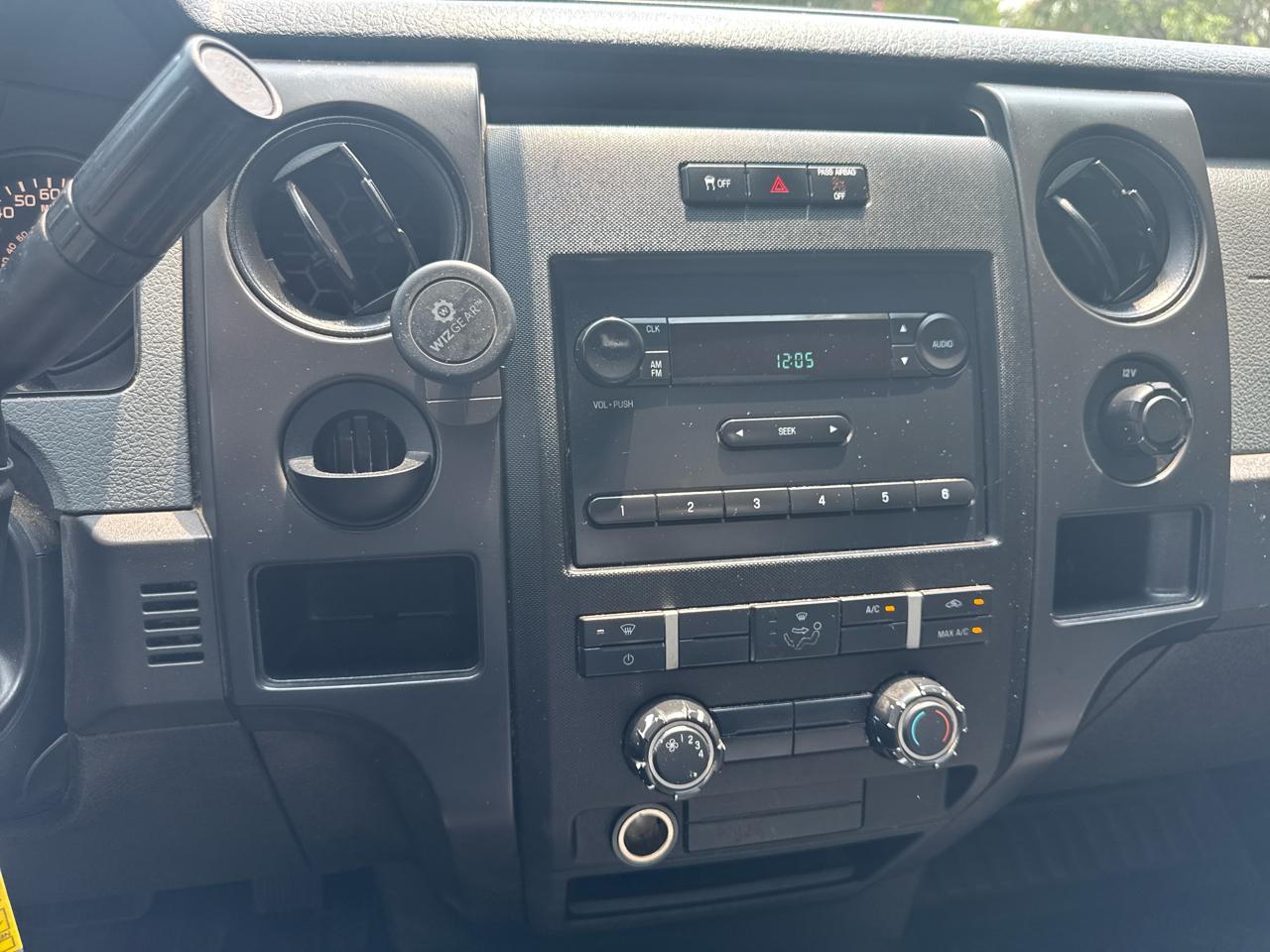Ford F-150 2WD Reg Cab 126" XL 2012