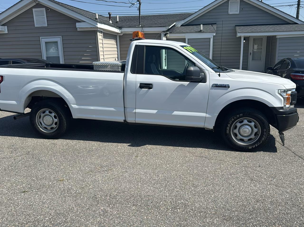 Ford F-150 2WD Reg Cab 122.5" XL 2018