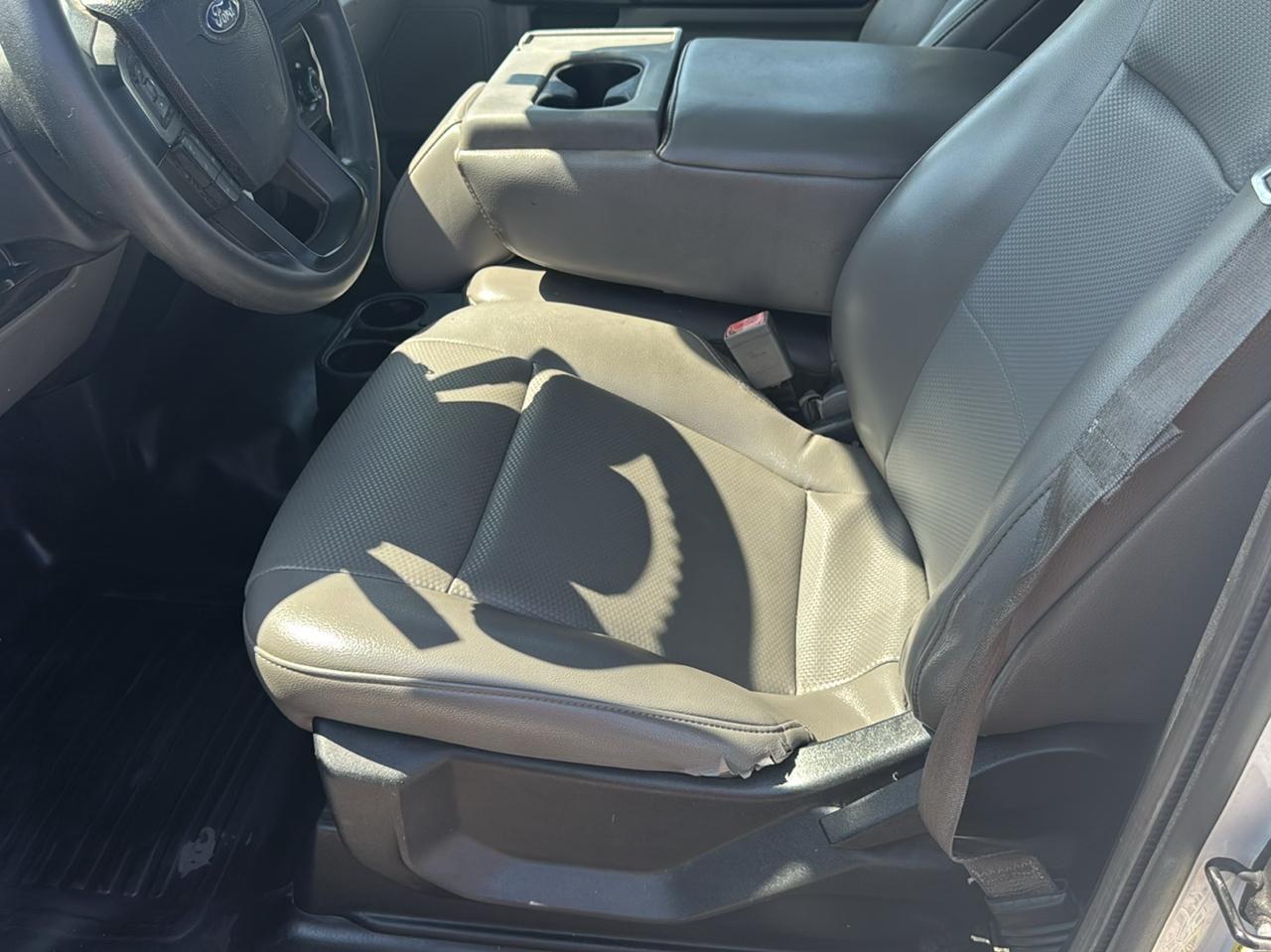Ford F-150 2WD Reg Cab 122.5" XL 2018