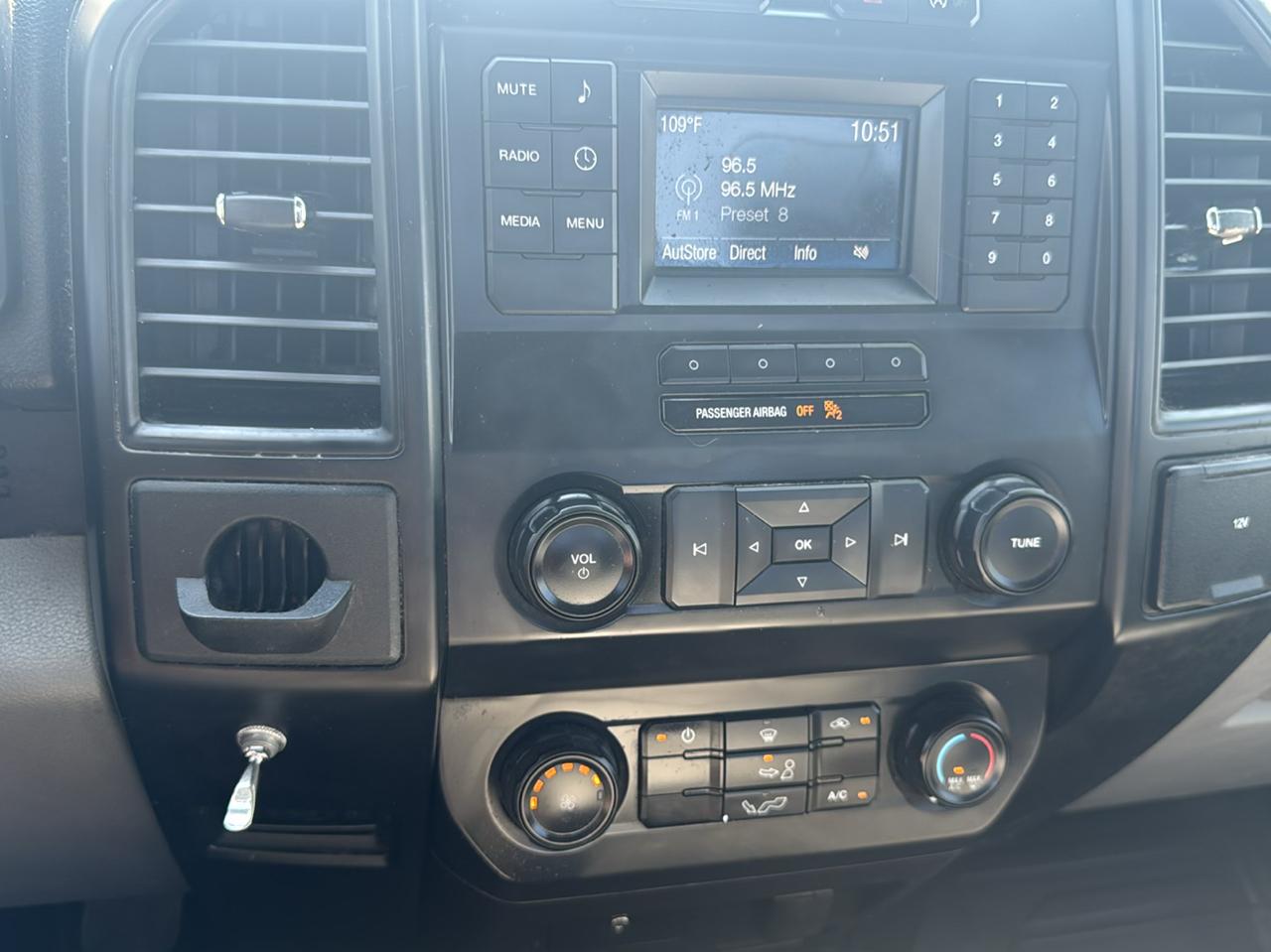 Ford F-150 2WD Reg Cab 122.5" XL 2018