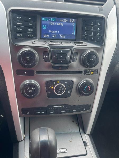 Ford Explorer Base FWD 2014