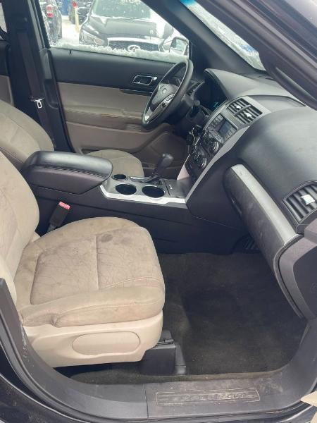 Ford Explorer Base FWD 2014