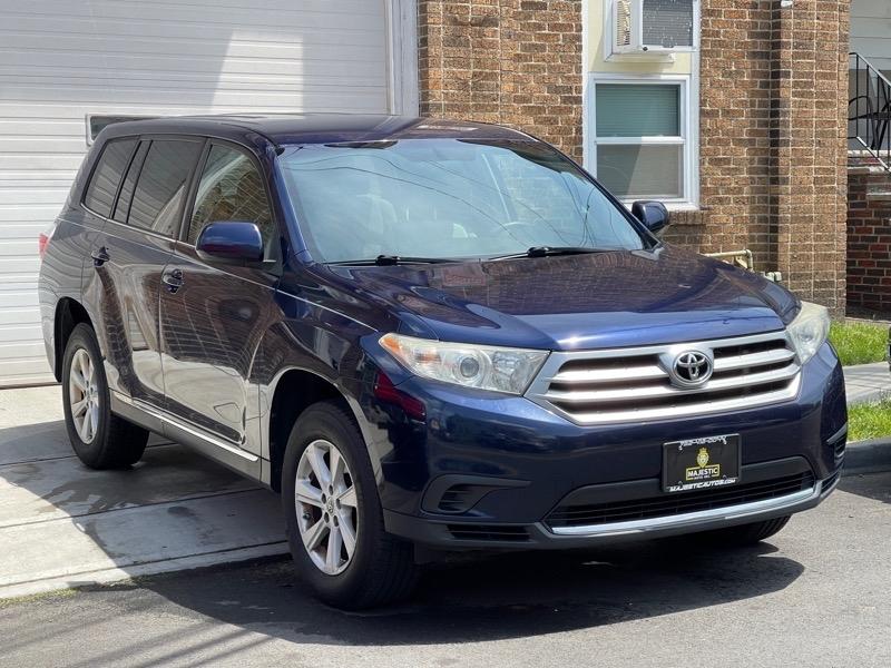 Toyota Highlander Base 4WD 2013