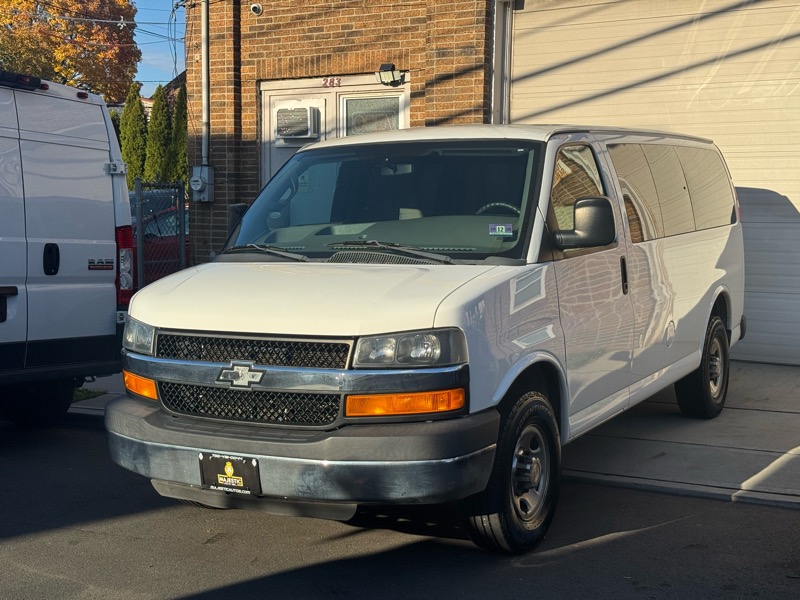 2016 Chevrolet Express LT 2500 photo 2