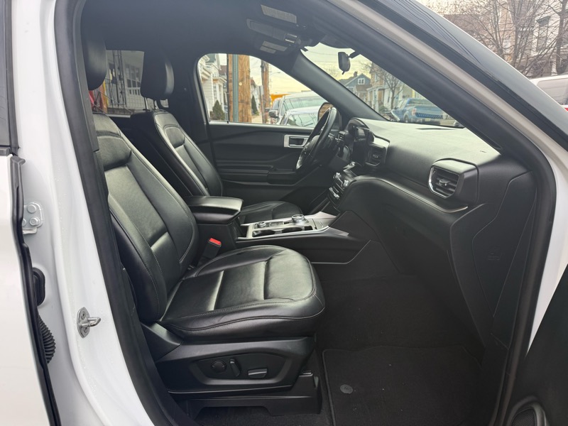 Ford Explorer XLT AWD 2020