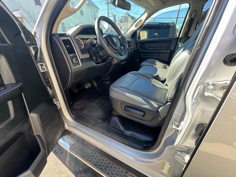 RAM 1500 Tradesman Quad Cab 2WD 2018