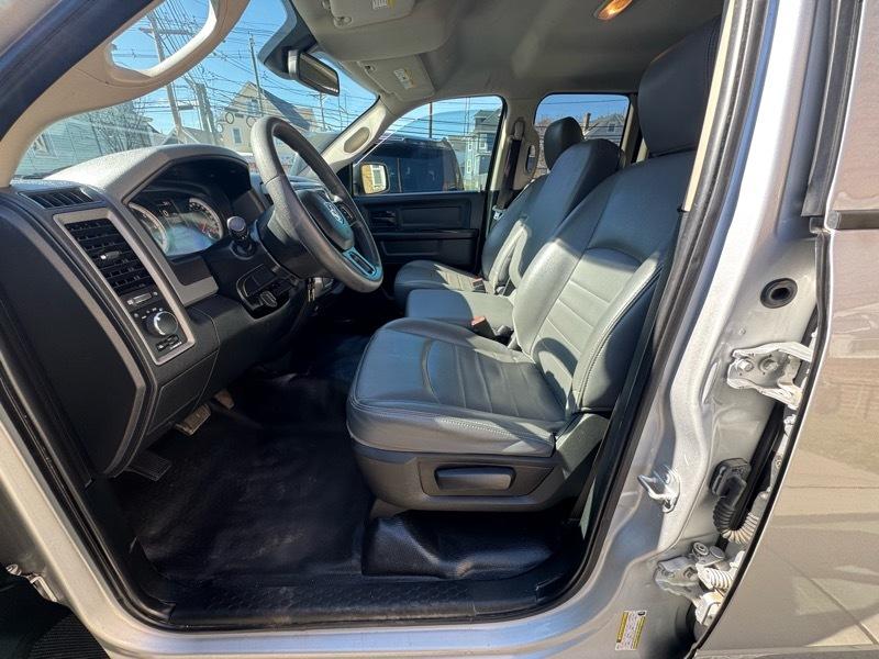 RAM 1500 Tradesman Quad Cab 2WD 2018
