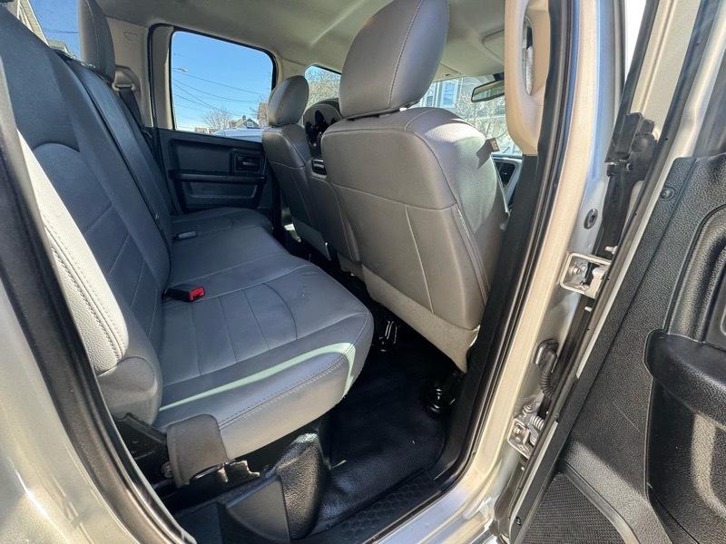 RAM 1500 Tradesman Quad Cab 2WD 2018