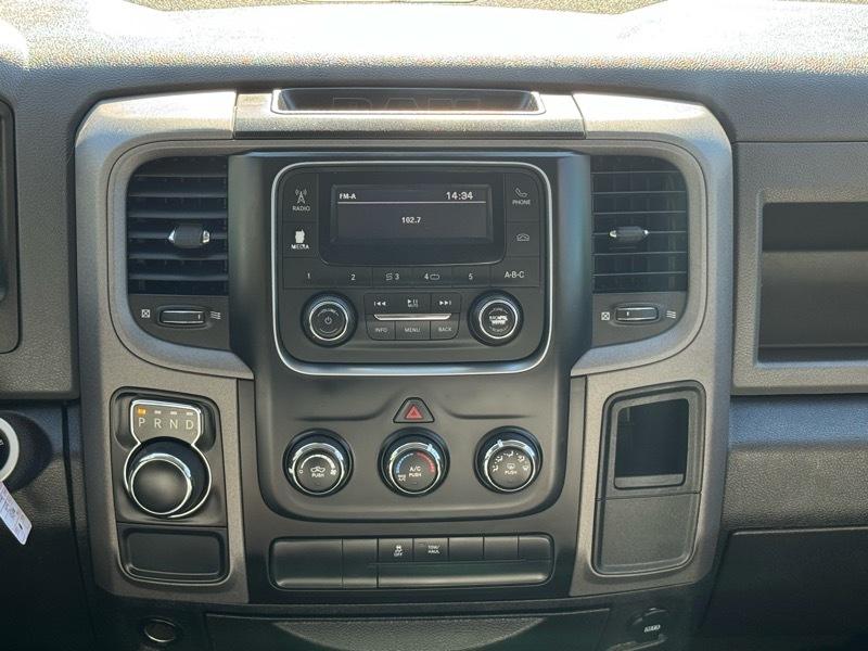 RAM 1500 Tradesman Quad Cab 2WD 2018