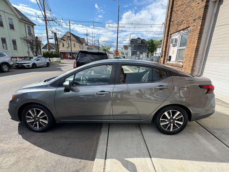 Nissan Versa SV 2021