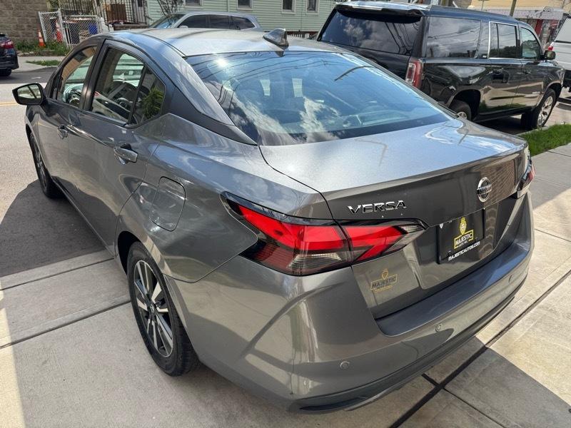 Nissan Versa SV 2021
