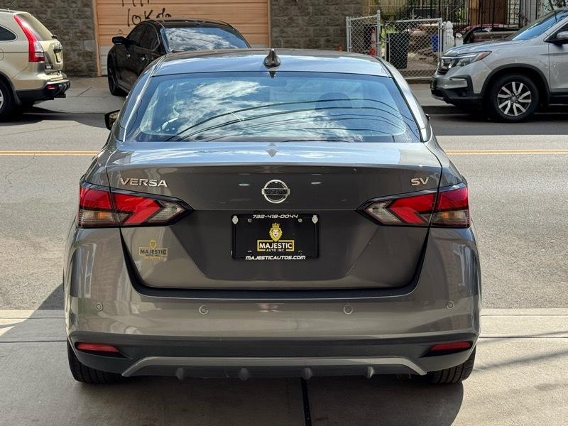 Nissan Versa SV 2021