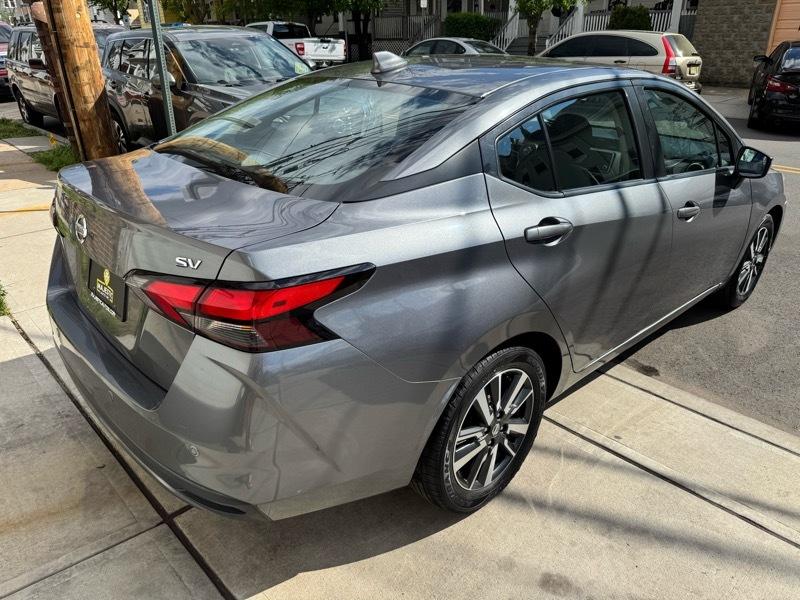 Nissan Versa SV 2021