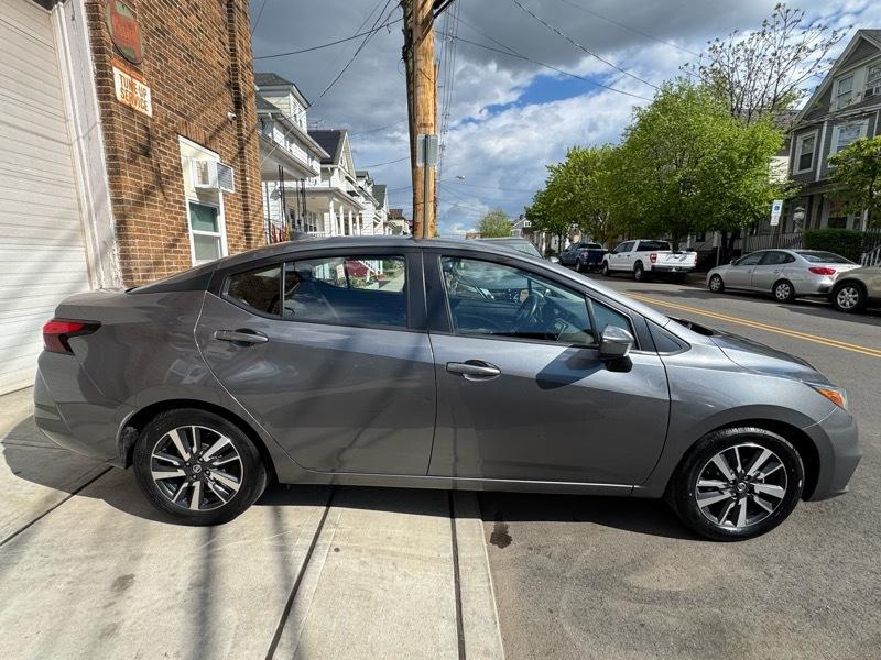 Nissan Versa SV 2021