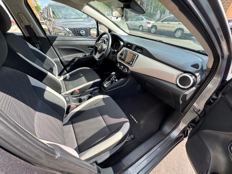 Nissan Versa SV 2021