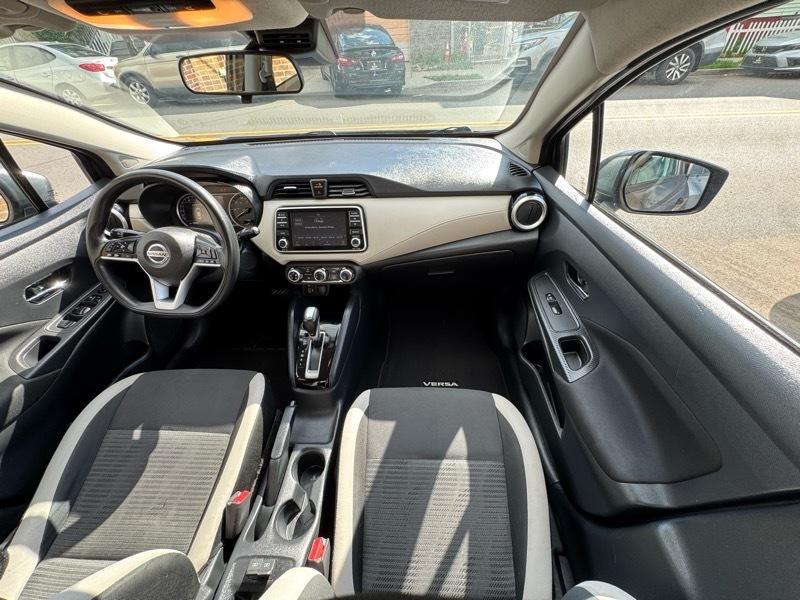 Nissan Versa SV 2021