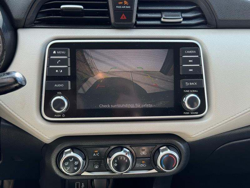 Nissan Versa SV 2021