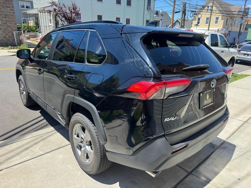 Toyota RAV4 Hybrid XLE 2023