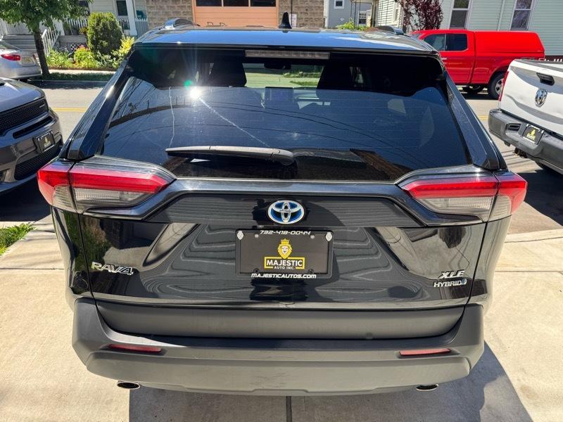 Toyota RAV4 Hybrid XLE 2023