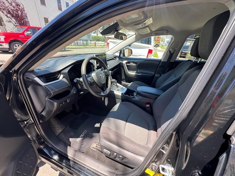 Toyota RAV4 Hybrid XLE 2023