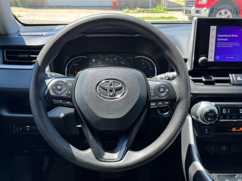 Toyota RAV4 Hybrid XLE 2023