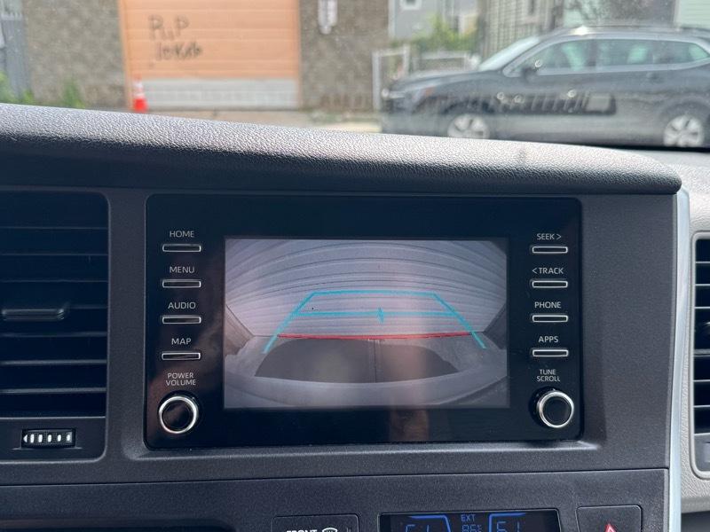 Toyota Sienna LE 7-Passenger Mobility 2019