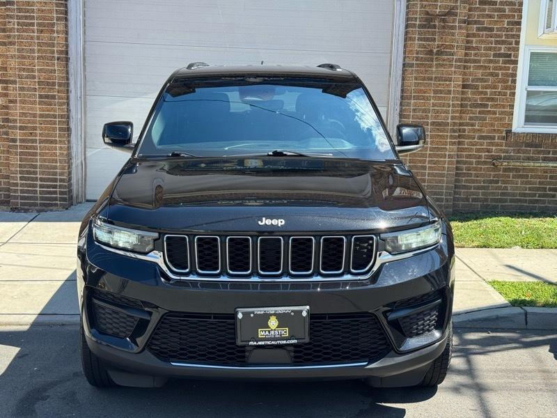 Jeep Grand Cherokee Laredo 4WD 2024