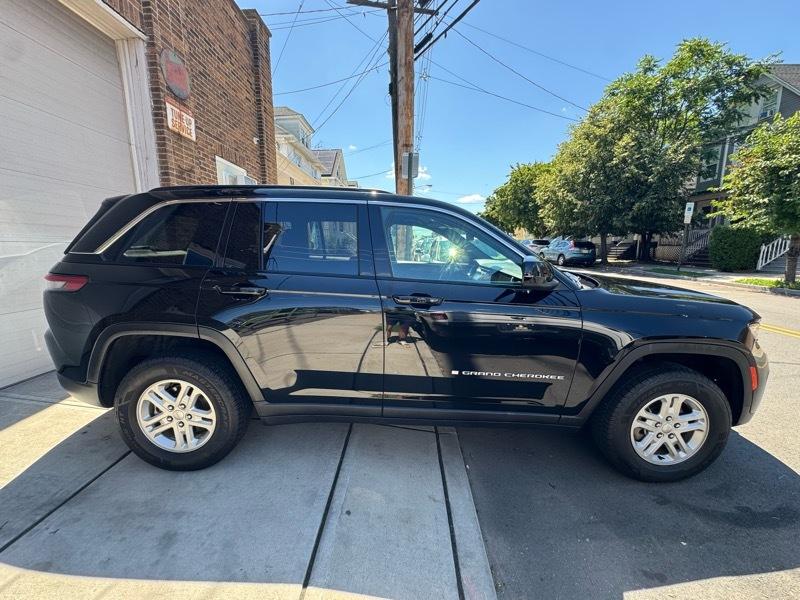 Jeep Grand Cherokee Laredo 4WD 2024