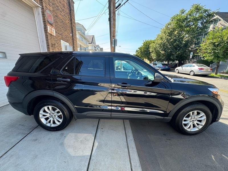 Ford Explorer Base AWD 2021