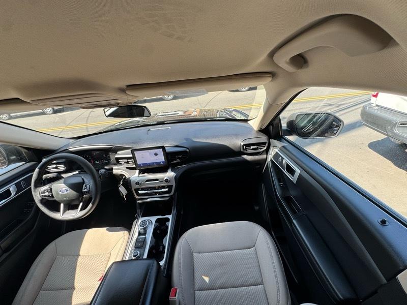Ford Explorer Base AWD 2021