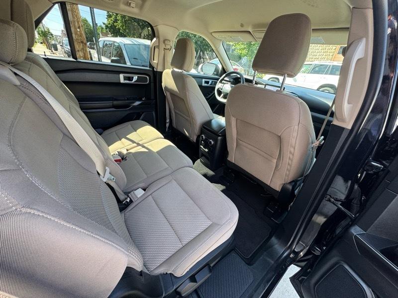 Ford Explorer Base AWD 2021