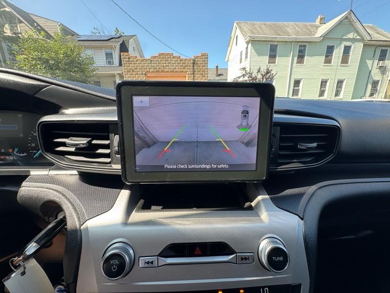 Ford Explorer Base AWD 2021