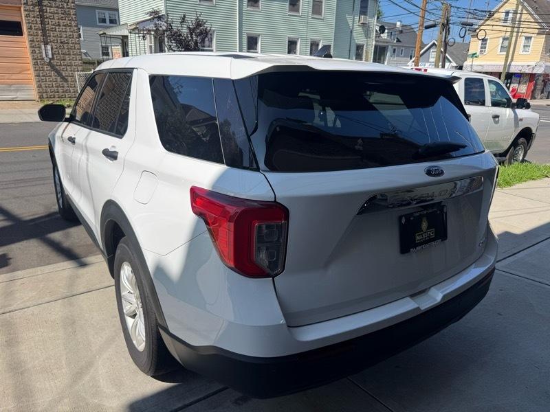 Ford Explorer Base AWD 2021