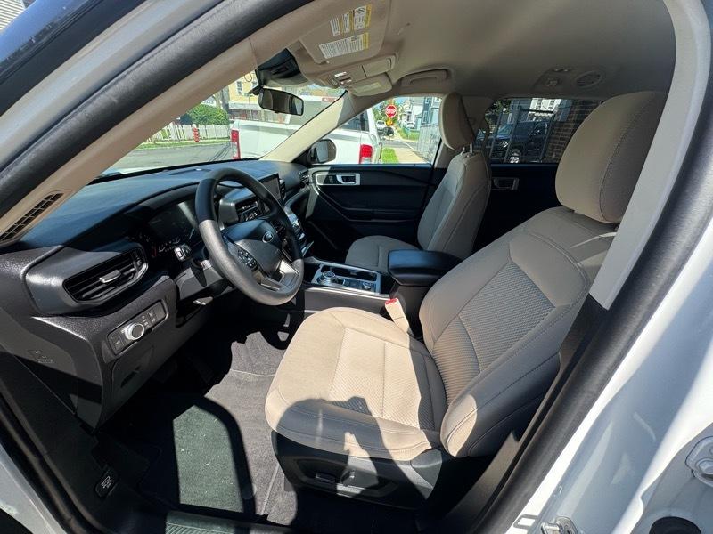 Ford Explorer Base AWD 2021