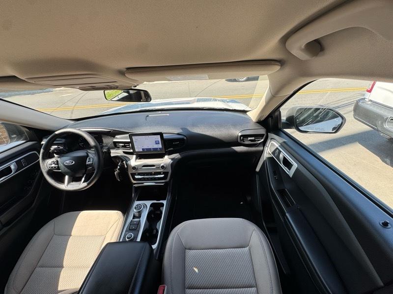 Ford Explorer Base AWD 2021
