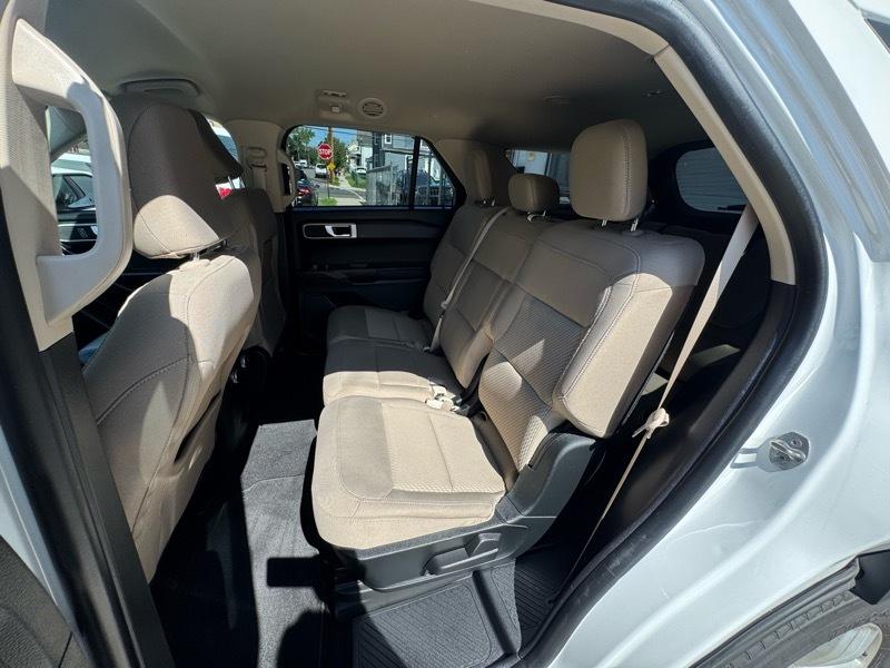 Ford Explorer Base AWD 2021