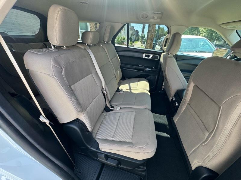 Ford Explorer Base AWD 2021