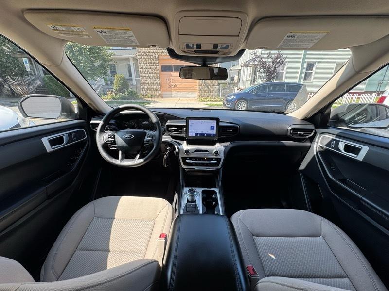 Ford Explorer Base AWD 2021