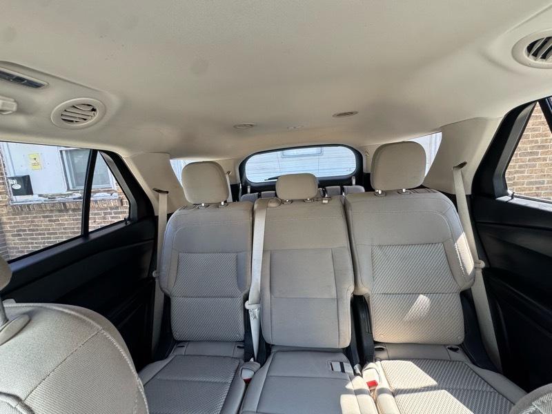 Ford Explorer Base AWD 2021